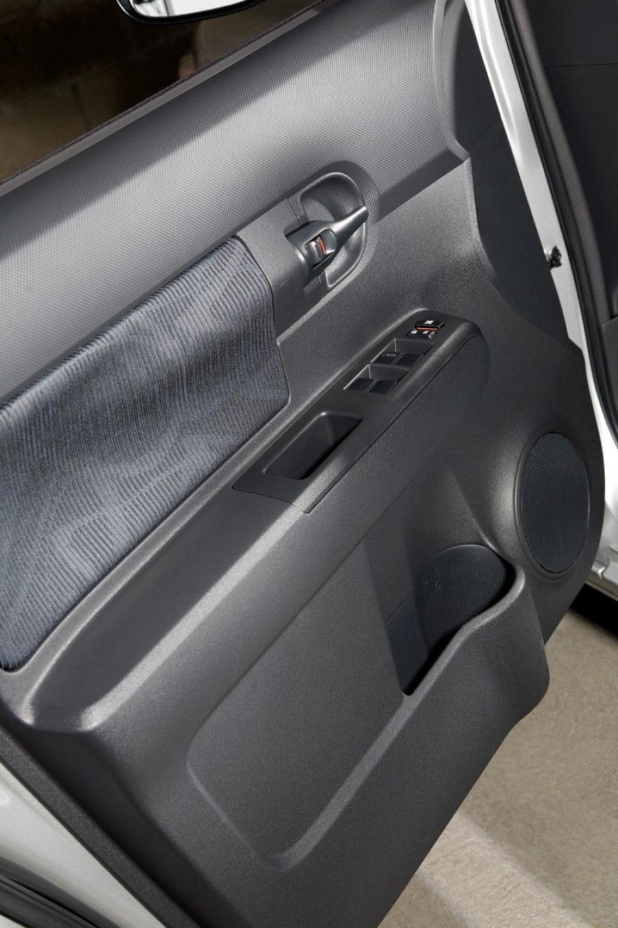  Scion xB 2011 года  (фото 16 из 58)